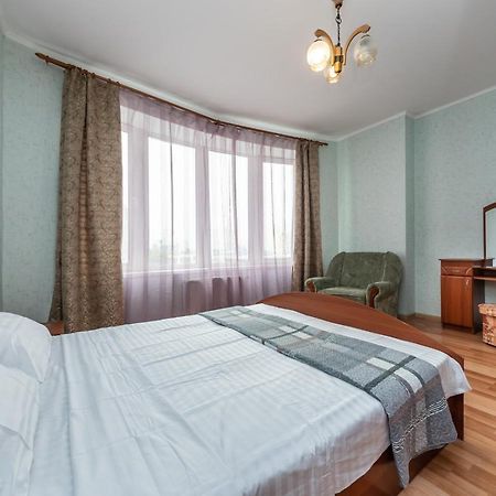 Комфортная квартира на метро Осокорки Киев Экстерьер фото