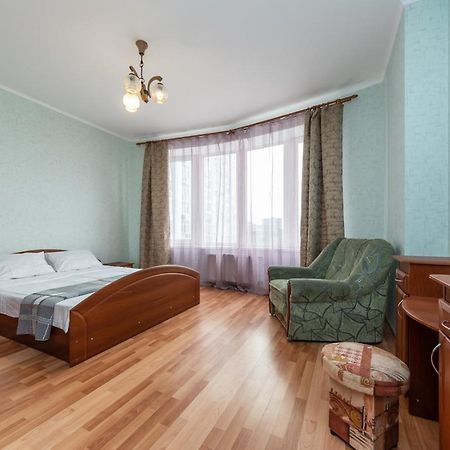 Комфортная квартира на метро Осокорки Киев Экстерьер фото