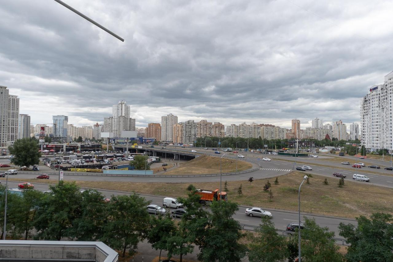 Комфортная квартира на метро Осокорки Киев Экстерьер фото