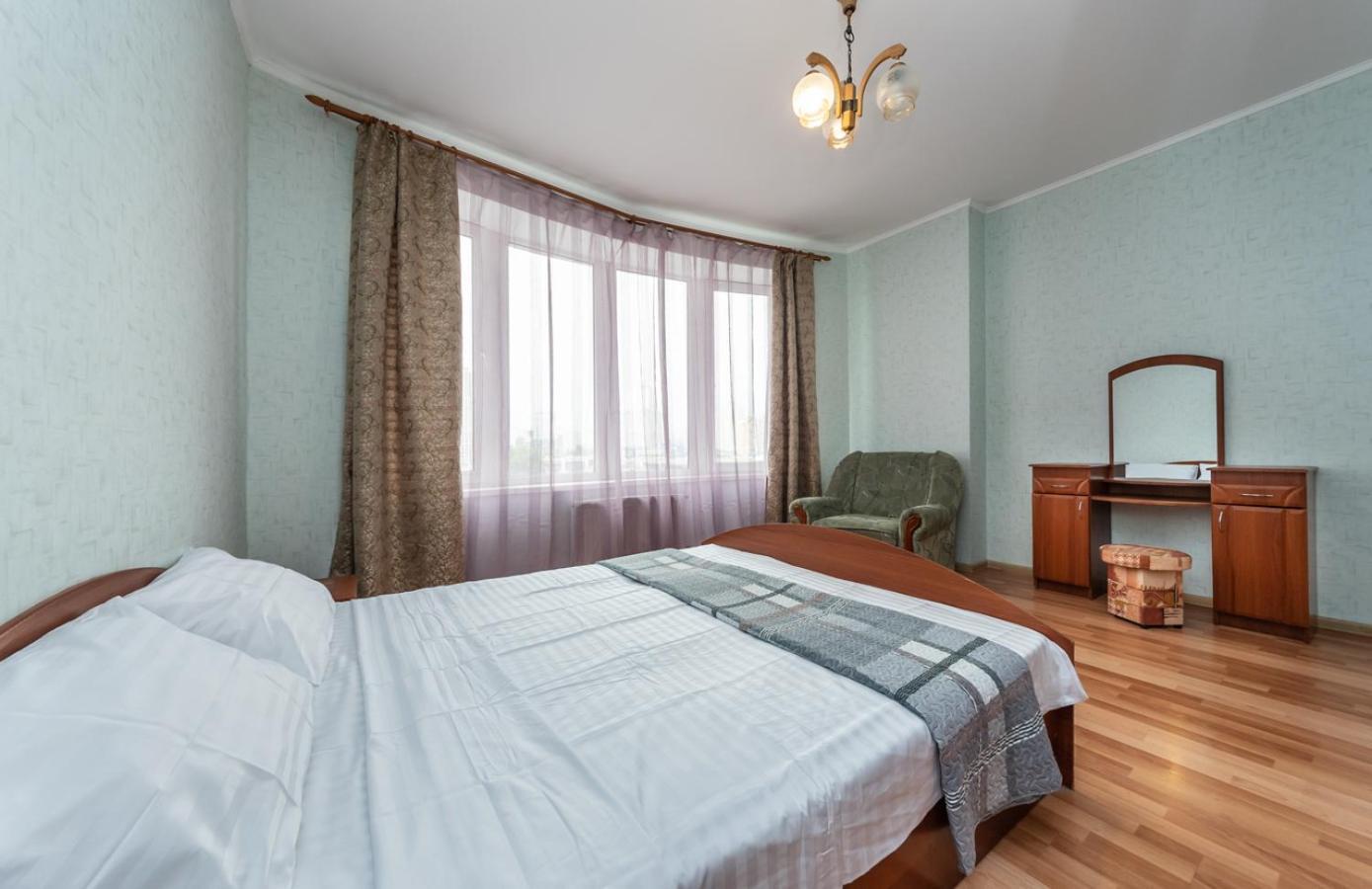 Комфортная квартира на метро Осокорки Киев Экстерьер фото