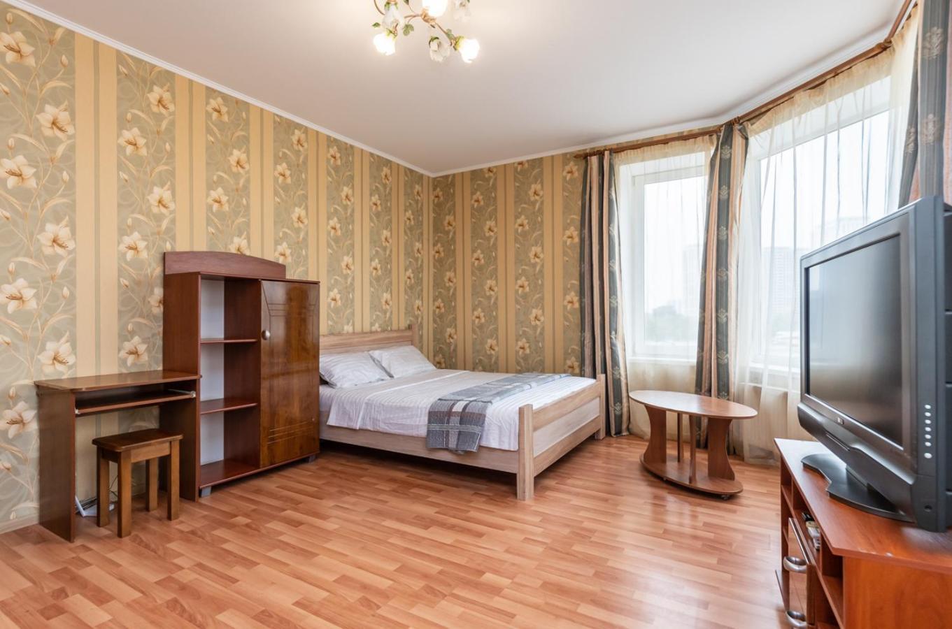 Комфортная квартира на метро Осокорки Киев Экстерьер фото